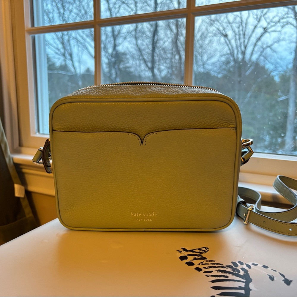Kate Spade Crossbody Camera Bag- Pistachio Leather - Picture 3 of 8